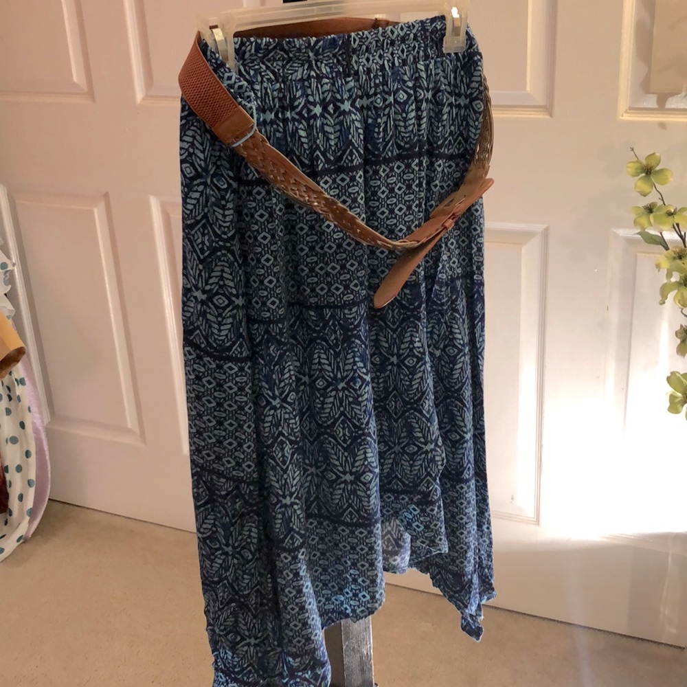 Skirt with belt